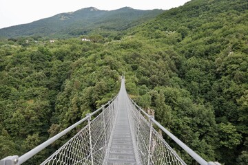 Laviano - Panorama dal ponte tibetano