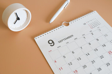 9月のカレンダーと時計　スケジュール