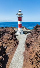 TENERIFE FARO bianco e rosso DI PUNTA DE TENO E PANORAMA OCEANO ATLANTICO