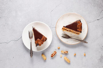 Snickers cake with caramel, peanuts and buttercream.