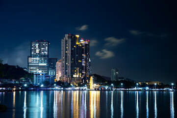 Fototapeta premium Night view of the seaside city, Sriracha, Thailand