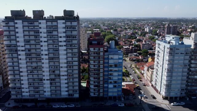 Vista aerea de la ciudad de Miramar en la Costa Argentina, Buenos Aires, Costa Atlantica.