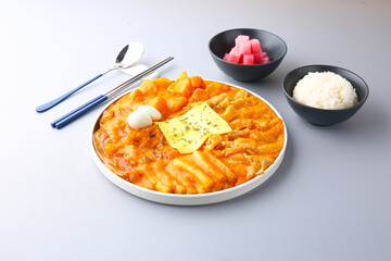 회색배경의 곱도리탕 Gopdoritang with gray background