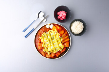 회색배경의 곱도리탕 Gopdoritang with gray background