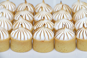  Mini lemon meringue