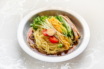 ひやし中華　Summer noodle dish, chilled Chinese noodles