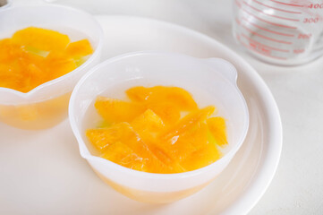 容器で固めたワッサーゼリー