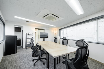 木目デスクのレンタルスペース