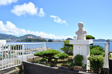 神ノ島教会　ドミニコ・サビオ像と海
