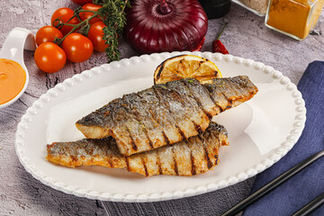 Grilled seabass fillet with lemon