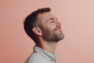 Obraz premium A close up of a man's face with her eyes closed