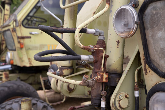 DDR Fortschritt Bagger Bagger T-174 Hydraulikschl&auml;uche aus er N&auml;he 