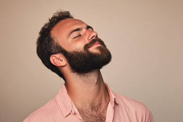 Obraz premium A close up of a man's face with her eyes closed