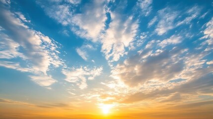 Fototapeta premium Majestic Sunset with Clouds Forming Intricate Patterns in the Sky