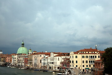 Canale Grande in Venedig im Sommer