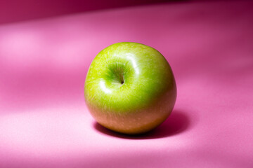 red and green apples