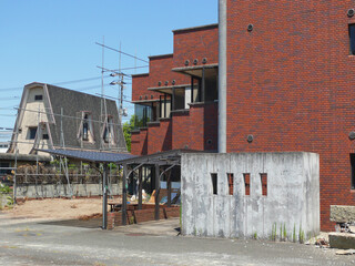 解体を待つ建物