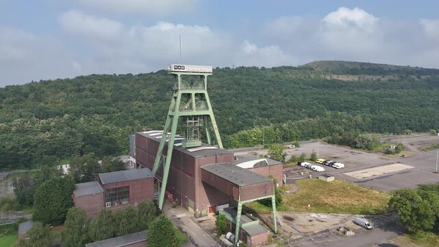 F&ouml;rderturm des alten Steinkohlebergwerks Prosper Haniel im Ruhrgebiet