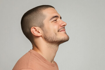 Obraz premium A close up of a man's face with her eyes closed