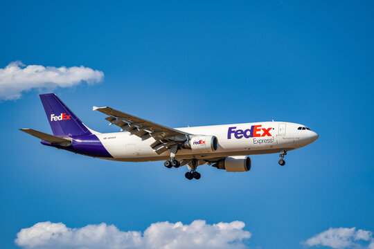 FED EX Landing In Boise Idaho