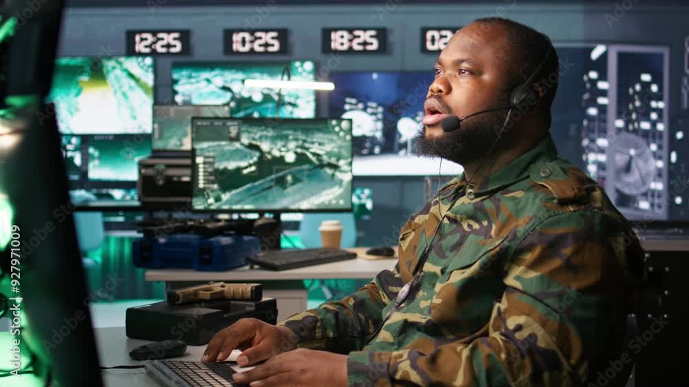 Aufkleber army telecommunication systems operator using radio and satellite gear, providing combat support. mi