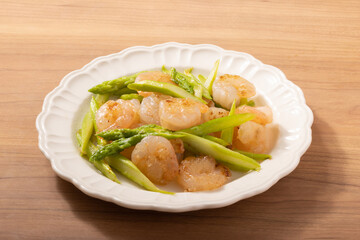 えびとアスパラガスの中華炒め