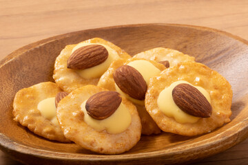 チーズアーモンド