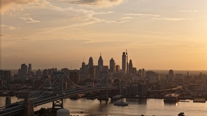 Fototapeta premium View of bridge and skyline at Philadelphia
