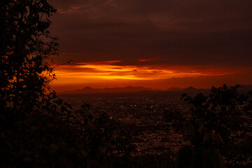 atardecer en el cerro