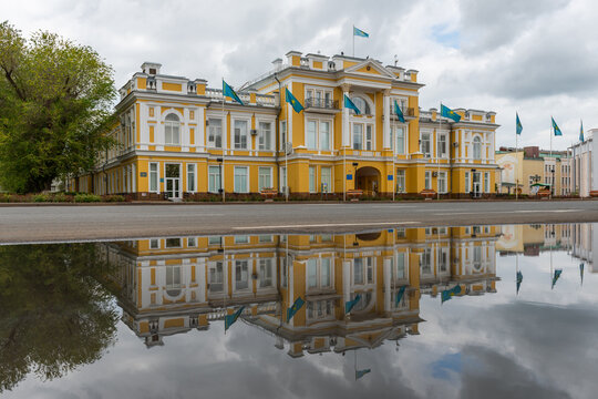The building of the akimat (mayor's office) of the West Kazakhstan region, built in 1905, in the regional center of the city of Uralsk