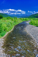 北海道・美瑛町 初夏の辺別川とオプタテシケ山の風景