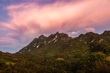 Obraz premium Chiang Dao mountain view in North Thailand. Awesome sunset over mountain peak. Nature of Thailand.