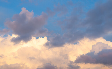 Obraz premium Blue Sky with White Clouds, Sunny Cloudy Sky Texture Background, Fluffy Clouds Pattern, Sunny Cumulus