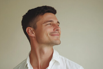 Obraz premium A close up of a man's face with his eyes closed
