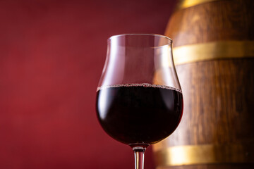 赤ワインと熟成樽