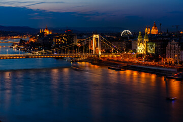 Obraz premium Budapest by night