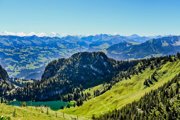 Stockhorn, Hinterstockensee, Bergsee, Mieschflue, Chrindi, Walpersbergflue, Wanderweg, Klettern, Fischer, Aussicht, Alpen, Berner Oberland, Simmental, Kanton Bern, Sommer, Schweiz