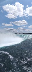 Niagara Falls, water flowing down