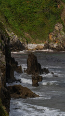 Acantilado en playa asturiana