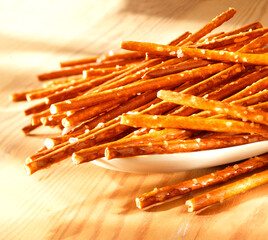 Salzstangen, Knabbern, Salzgebäck, Snack, knusprig,