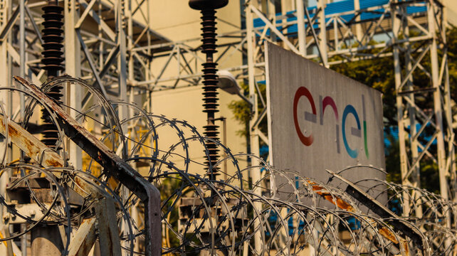 Instala&ccedil;&otilde;es el&eacute;tricas da distruibuidora enel na cidade de s&atilde;o paulo, sp, brasil em 17 agosto 24