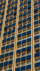 perspectiva de um prédio arquitetonico no brasil janelas e estrutura