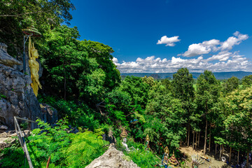 Wallpaper from the top of the mountain, overlooking the panorama, with the wind blowing all the time, fresh air, is a viewpoint that adventurers regularly visit.