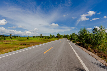 Nature Wallpaper (Mountains, Green Fields, Roadside Accommodation, Twilight Sky) The beauty of nature while traveling, with the wind blowing through the blurred leaves.