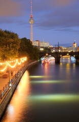 Berlin Fernsehturm Nachtaufnahme © msl33
