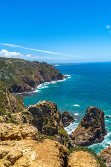 Cabo da Roca, il punto più occidentale d’Europa, un faro a picco sull’Oceano Atlantico, su falesie alte più di cento metri