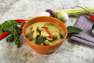 Thai green chicken curry with coconut