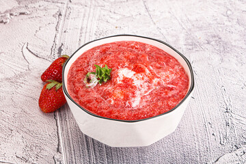 Strawberry soup with strachatella cheese