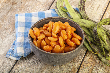 White bean in tomato sauce