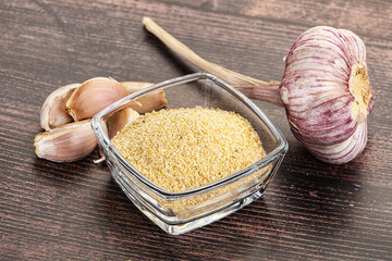 Dry granulated garlic aroma seasoning